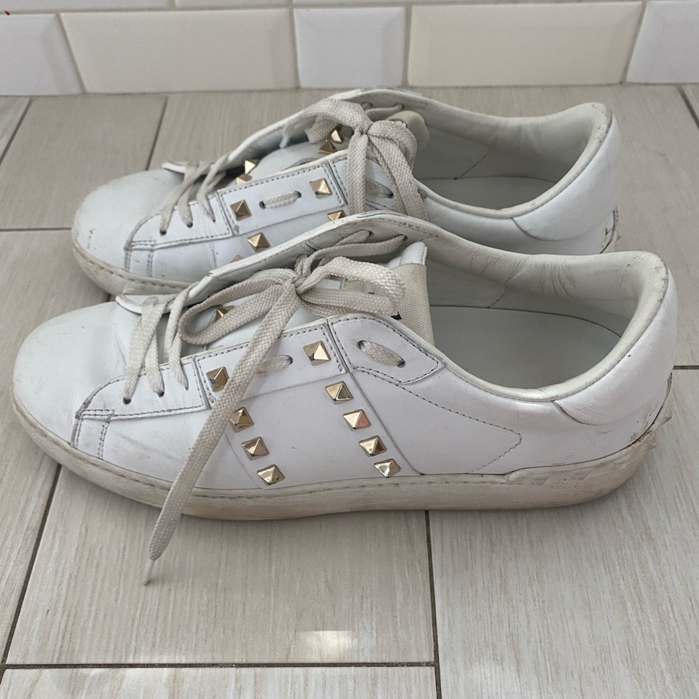 Valentino Rockstud Sneakers!